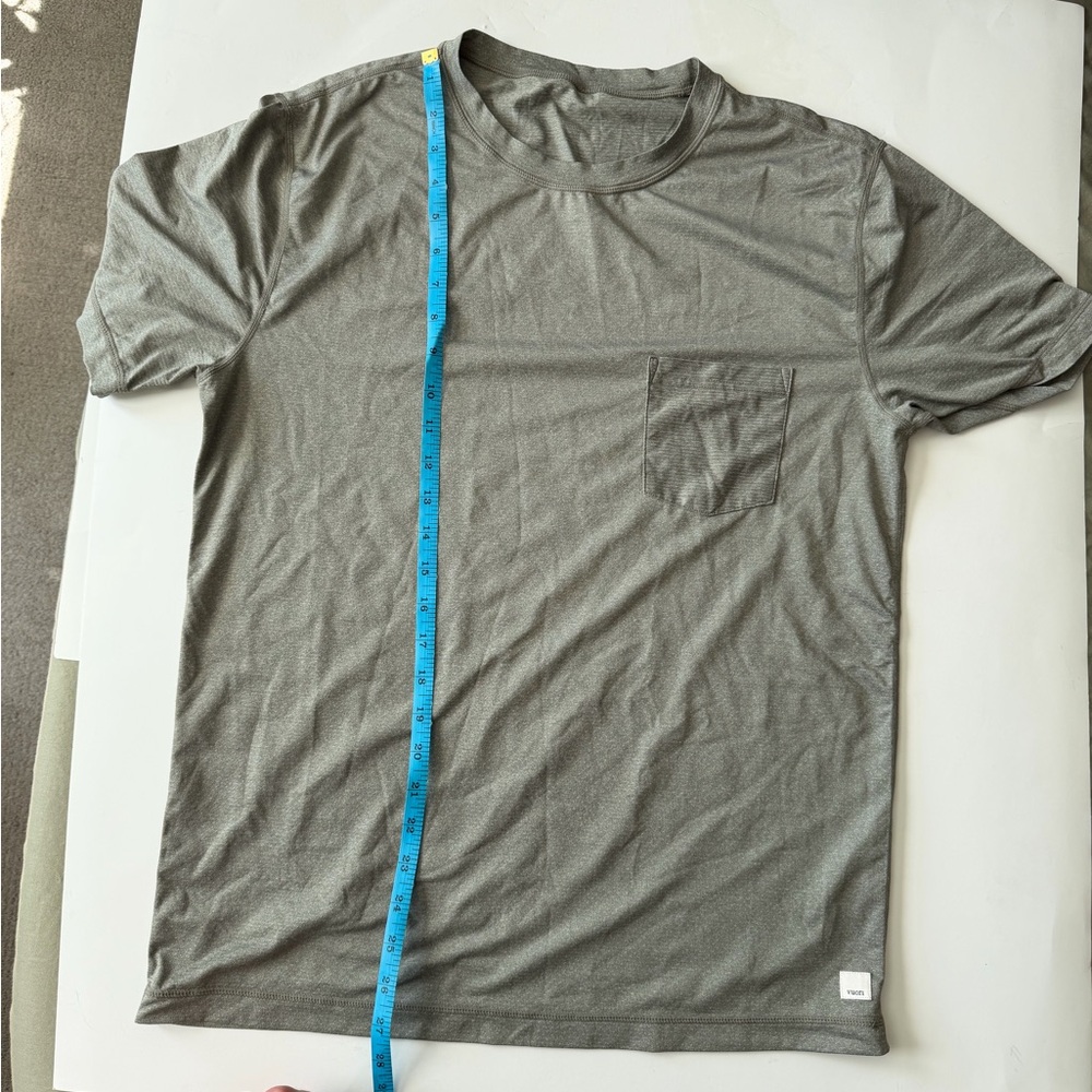 EUC Vuori Pinto Performance Workout Tee Short t shirt size large l mens